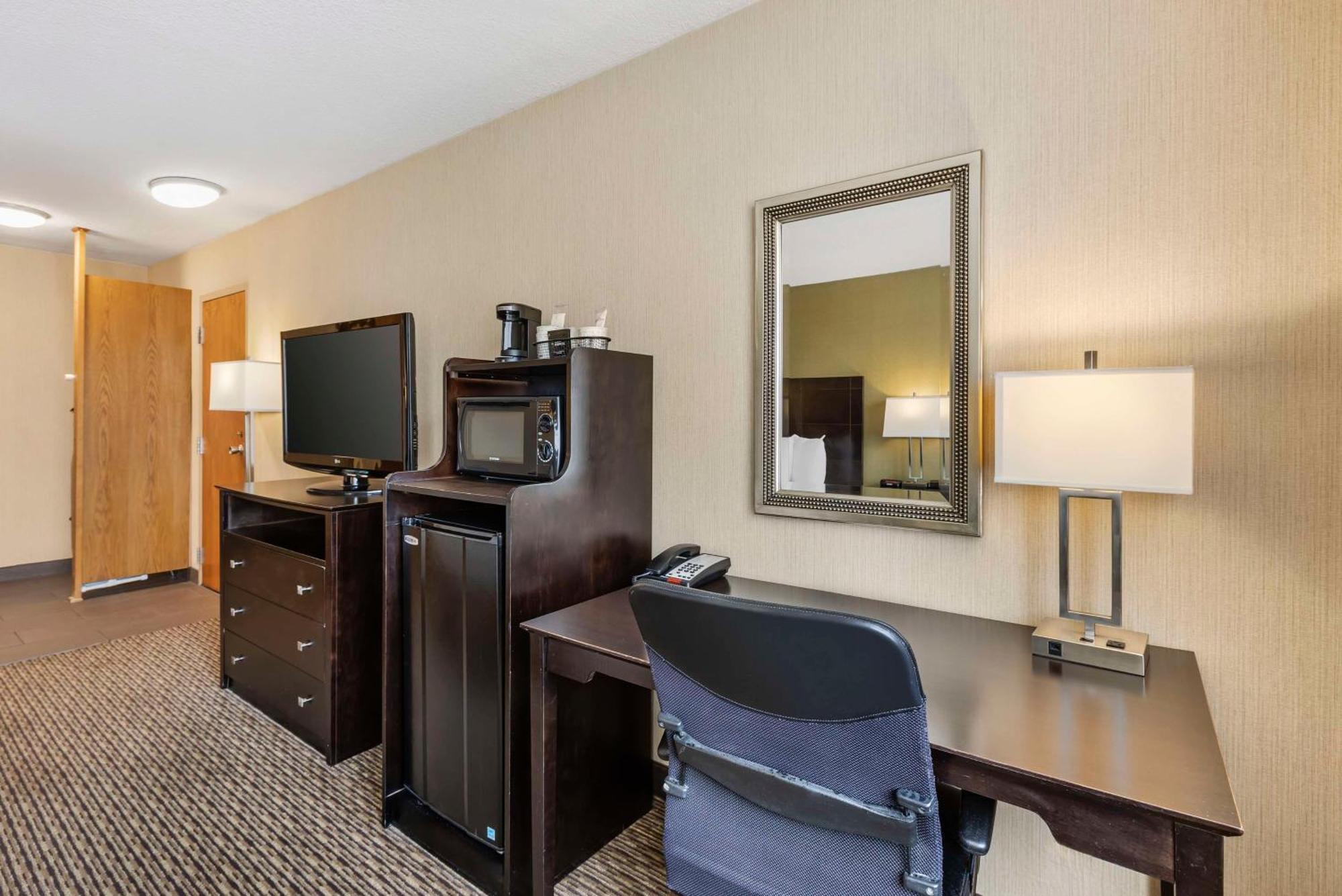 Best Western Watertown/Fort Drum Ngoại thất bức ảnh