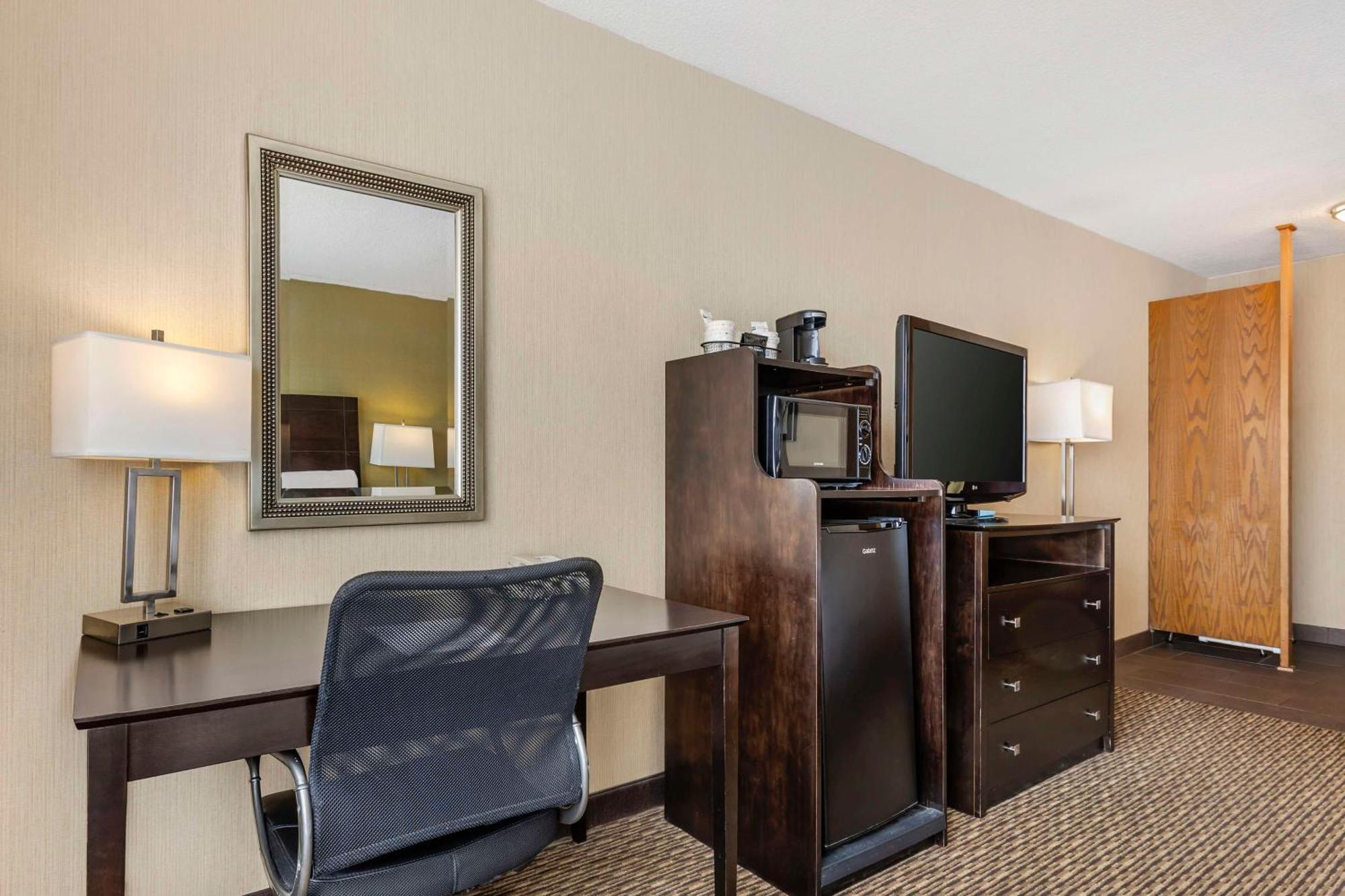 Best Western Watertown/Fort Drum Ngoại thất bức ảnh