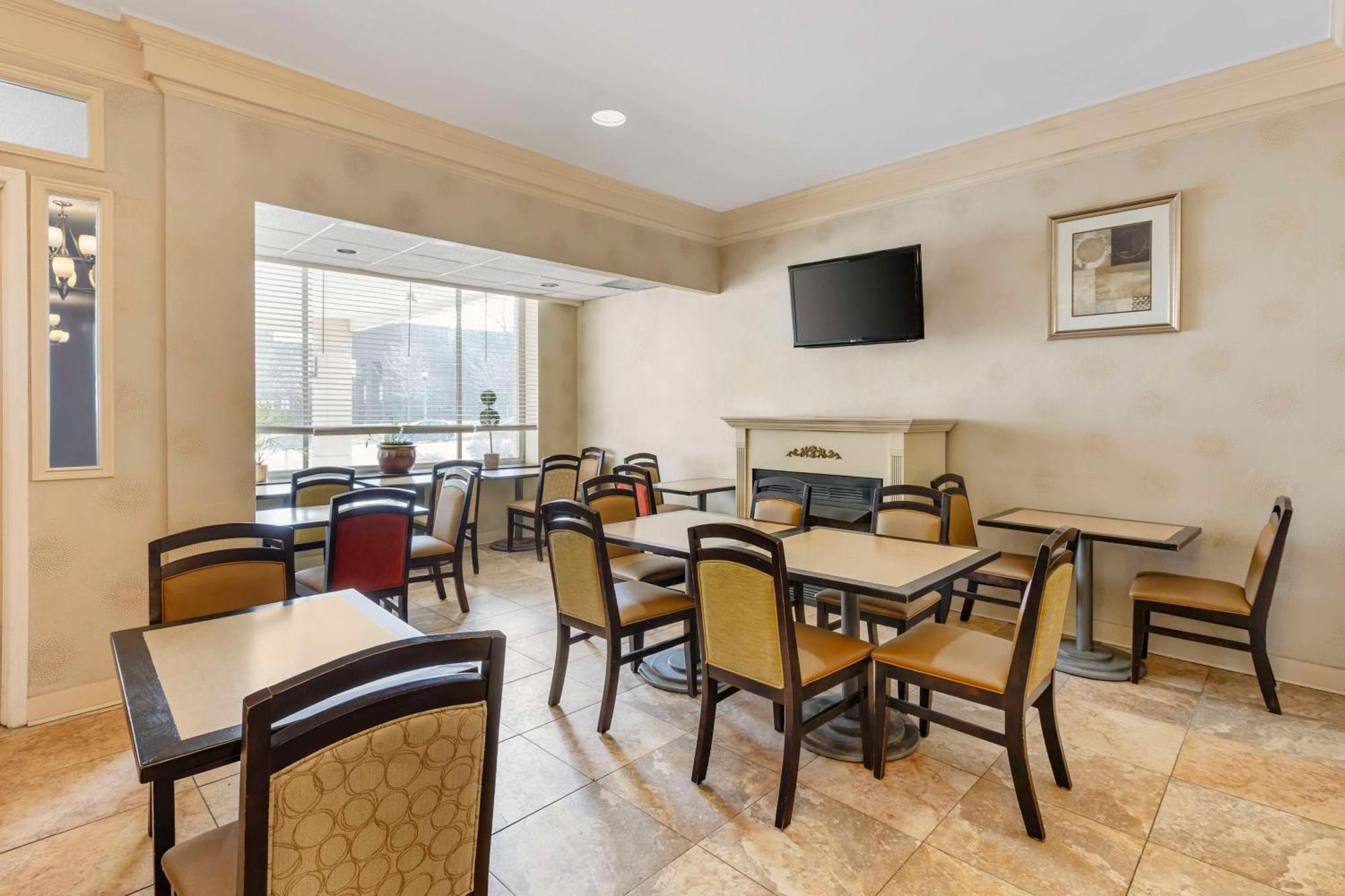 Best Western Watertown/Fort Drum Ngoại thất bức ảnh